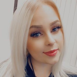 Meet your Posher, Eleyana